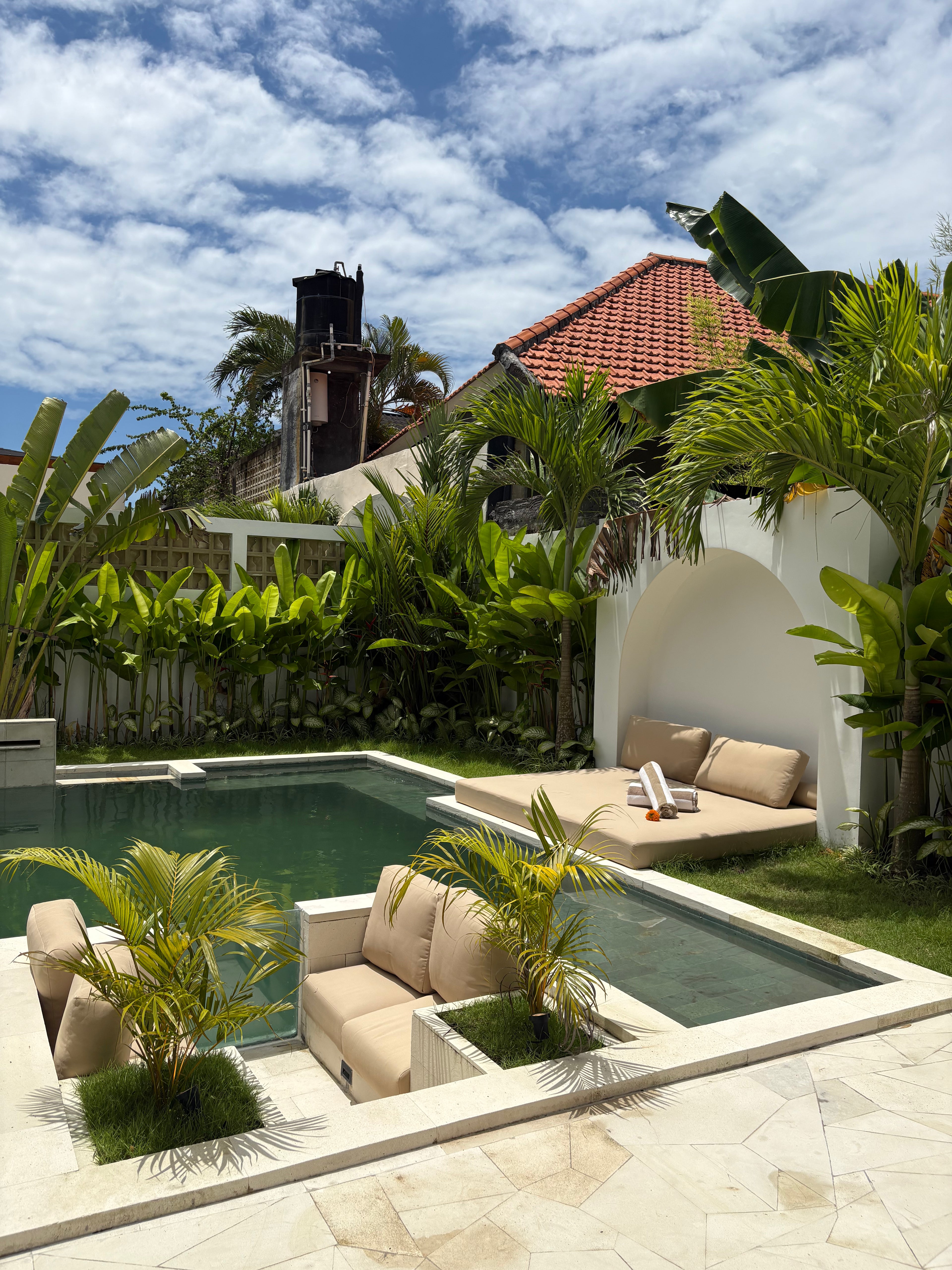VILLA PERSEKETUAN